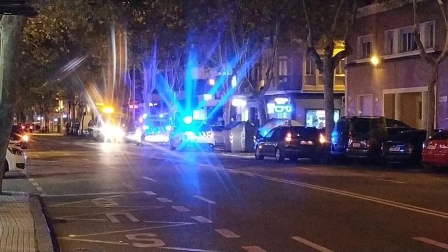 Varios coches de la Policía Municipal de Zamora en el lugar del accidente, en las Tres Cruces.