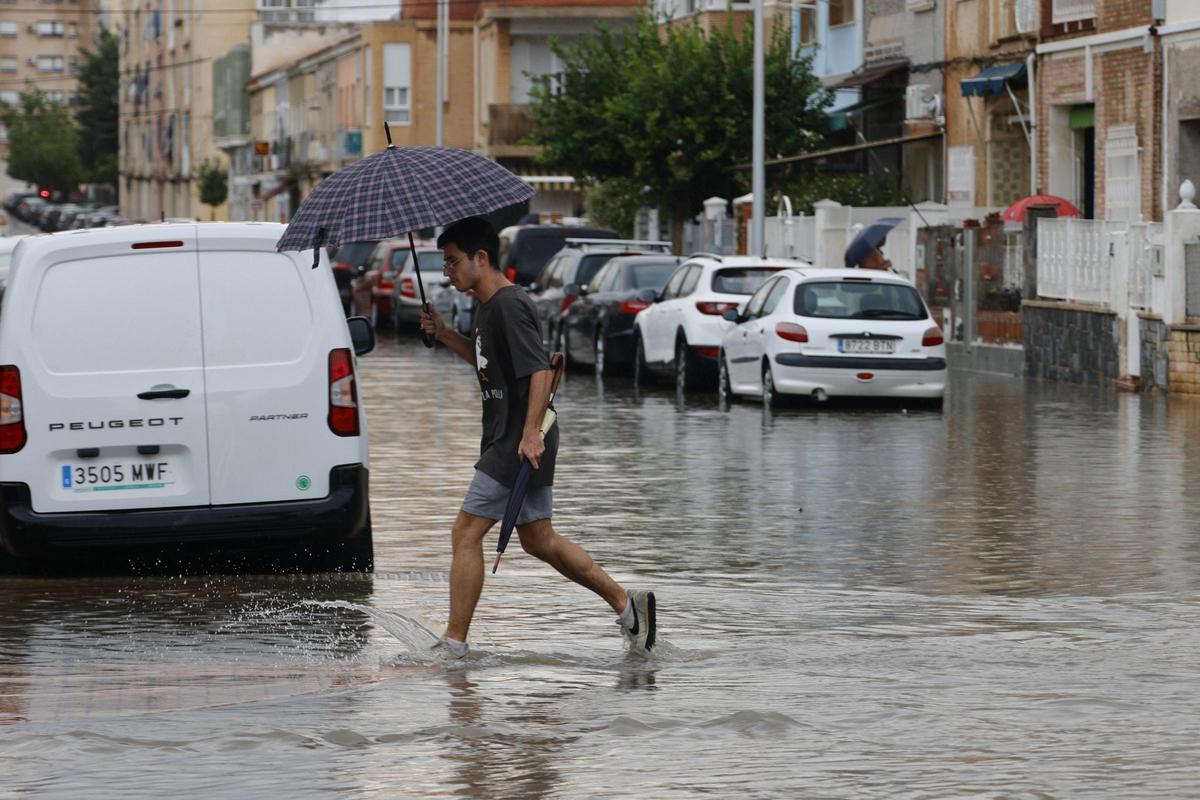 Calles parcialmente anegadas en Cartagena