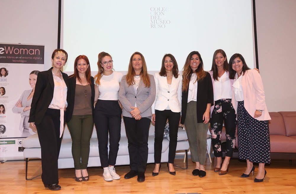 El encuentro contó con la participación de Carmen García García, de IBM, Almudena del Mar Muñoz, de BlaBlaCar; Marta Alejano Peña, de Hawkers; y María Gómez del Pozuelo, CEO de Womenalia