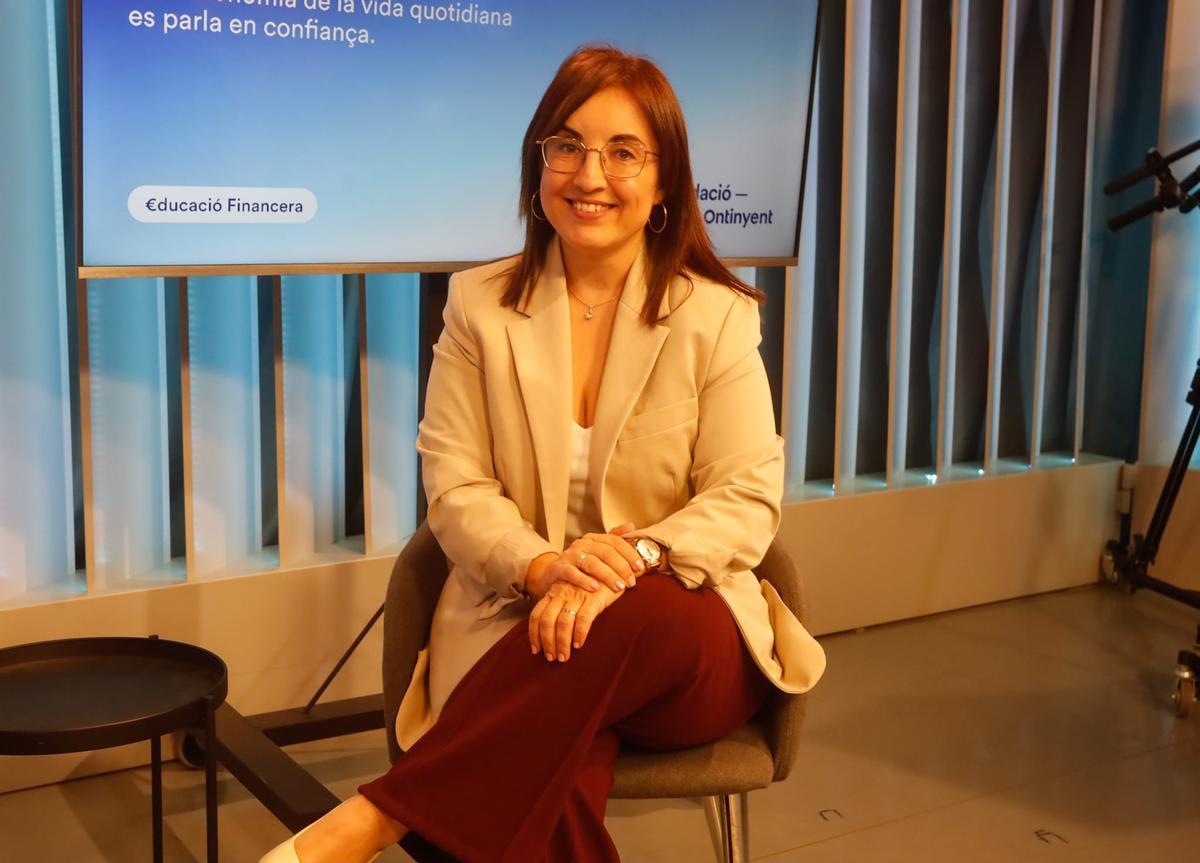 Mapi Amela, Fundadora de "Ahorradoras e Inversoras"