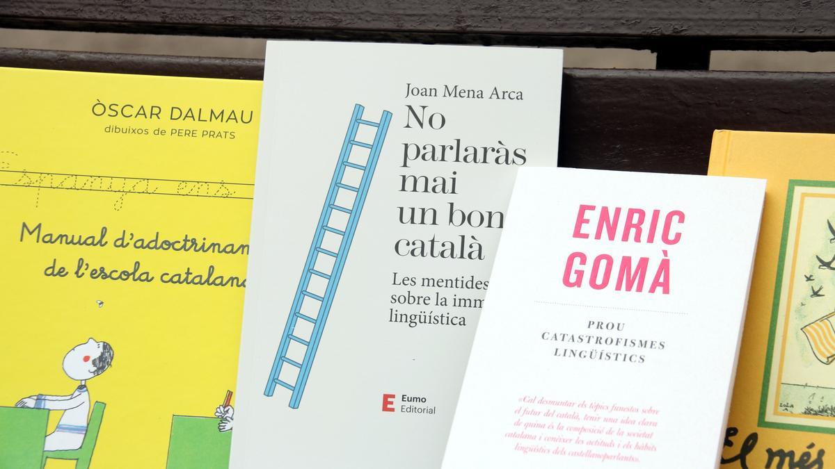 Sant Jordi 2022: Assajos analítics, humorístics o crítics per avaluar la salut del català