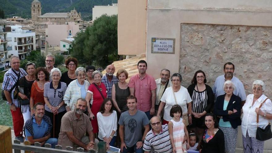 Inauguran la plaza dedicada a Rosa Colom