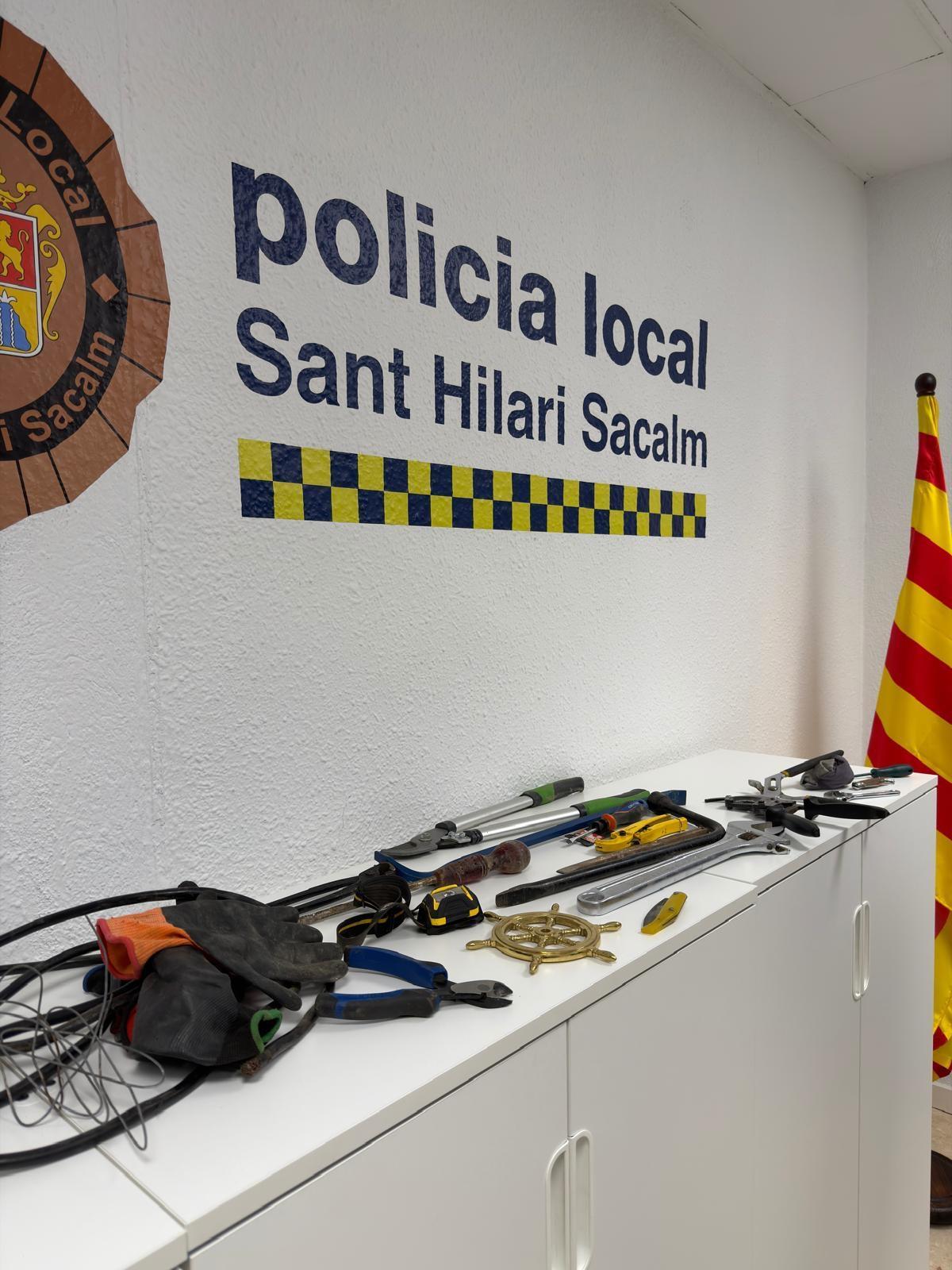 Les eines recuperades a la comissaria de Sant Hilari.