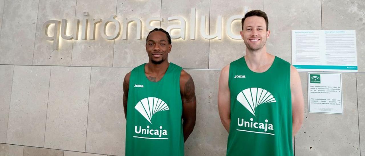 Kendrick Perry y Tyler Kalinoski, los primeros jugadores del Unicaja en superar los exámenes médicos.