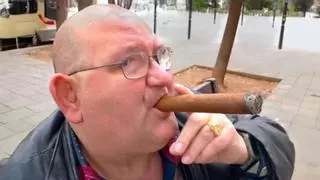 El "Dandy de Barcelona" la lía en una discoteca de Asturias: gran polémica por sus vivas a Franco ante decenas de jóvenes seguidores