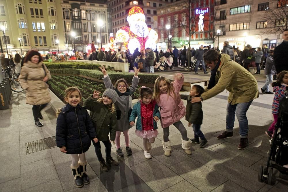 Encendido de luces navideñas en Gijón.