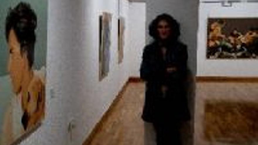 La artista cacereña Abigail Narváez inaugura su exposición ´Fauna urbana´ en la sala de la Caja