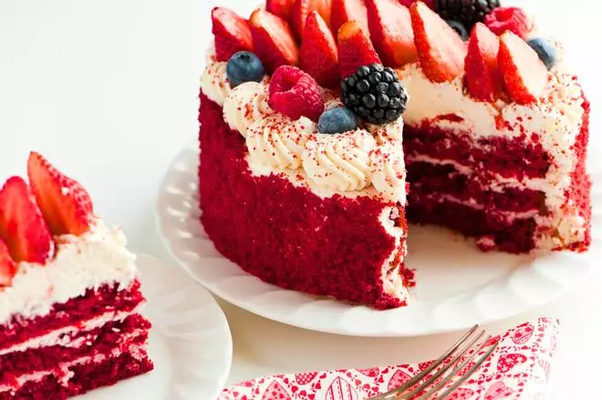 La red velvet originalmente no era roja: historia de un mito