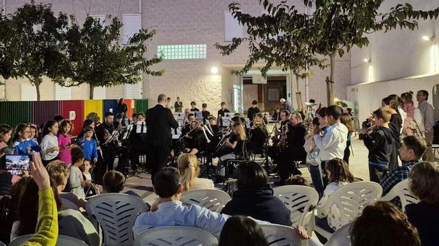 Los alumnos pudieron acompañar a la banda de la Asociación Musical Las Musas de Guadalupe.