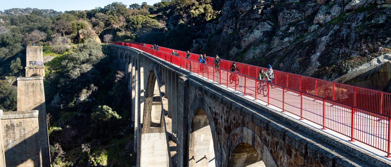 Zona de puentes en Plasencia donde se instalará el puente colgante más largo de Extremadura.