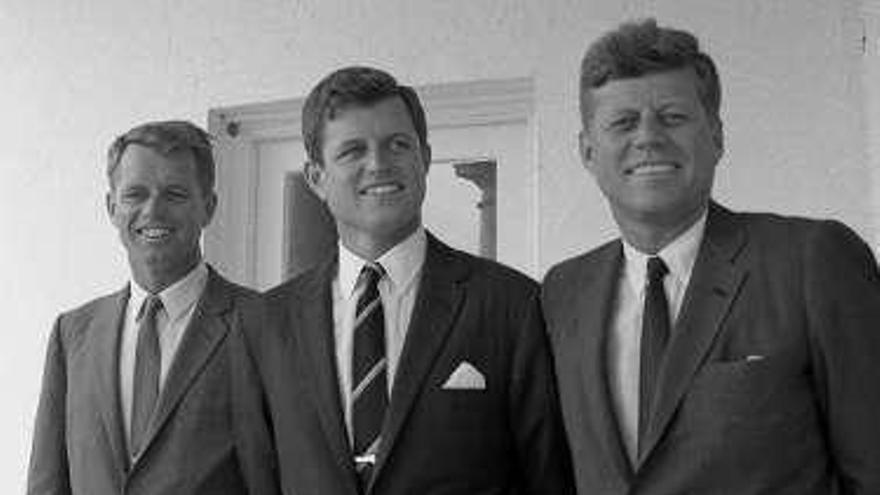 Robert, Edward y John Kennedy.