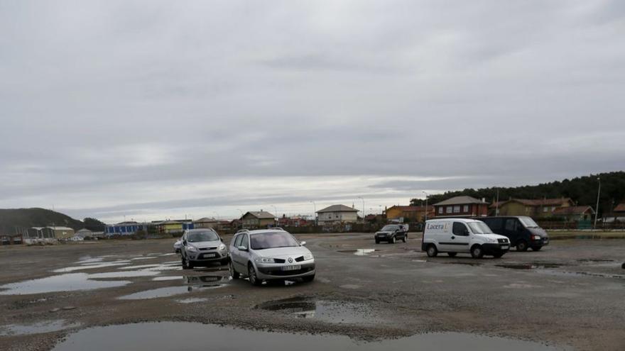 Siete empresas optan a la pavimentación del parking de la playa de San Juan