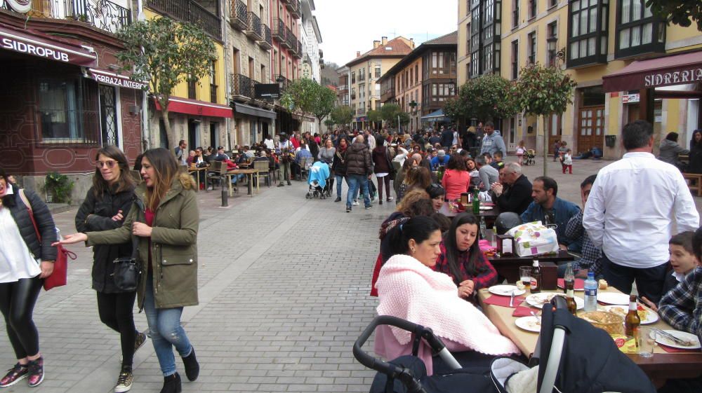 Jornada calurosa en Asturias tras el paso de la "Bestia del Este".