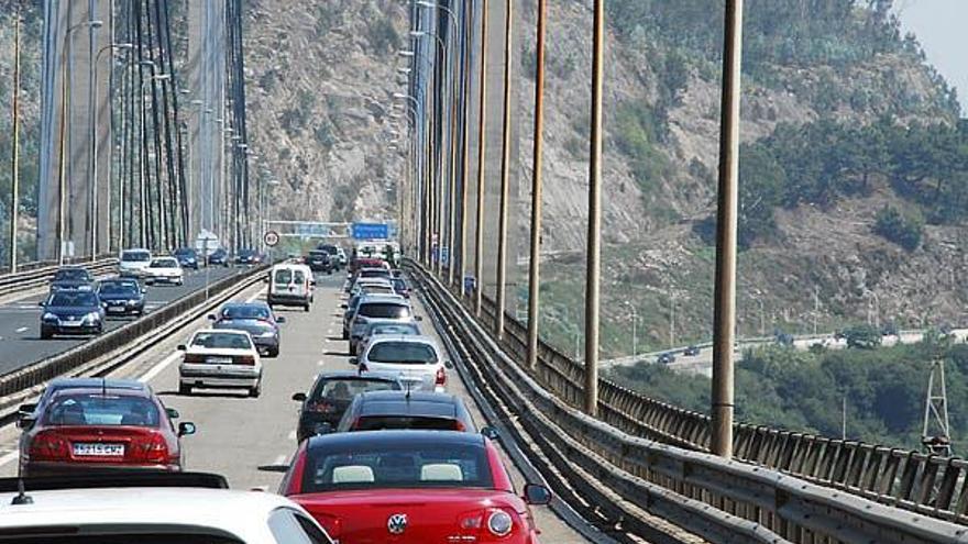 El puente de Rande, a mediodía.