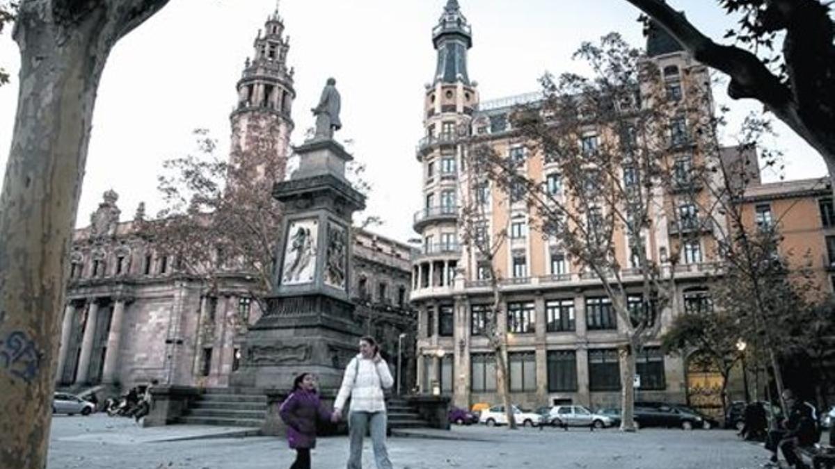 Plaza de Antonio López, que la ciudad dedica a un negrero indiscutido.