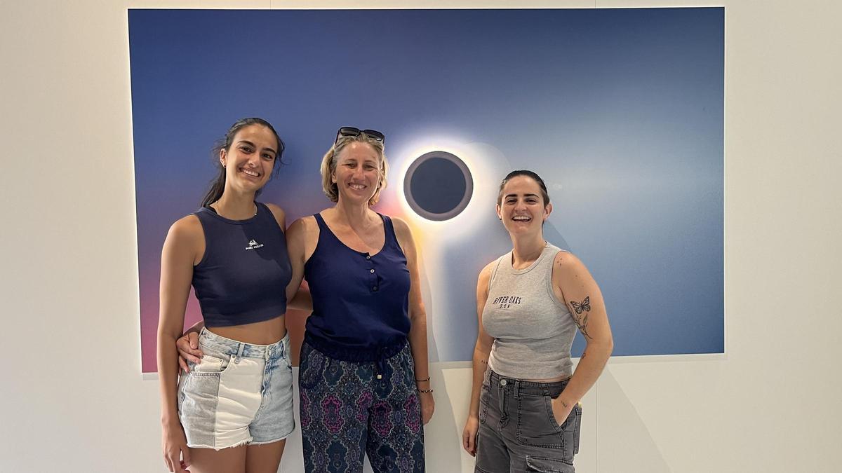 Maty, Laura y Michelle se sienten afortunadas de poder vivir el fenómeno en casa.