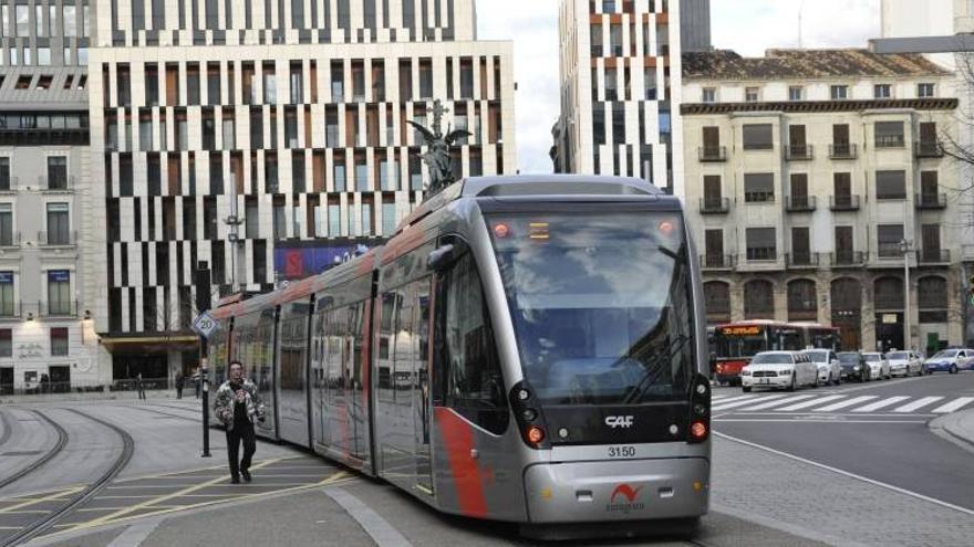 El tranvía le resta de nuevo al bus diez millones de viajeros