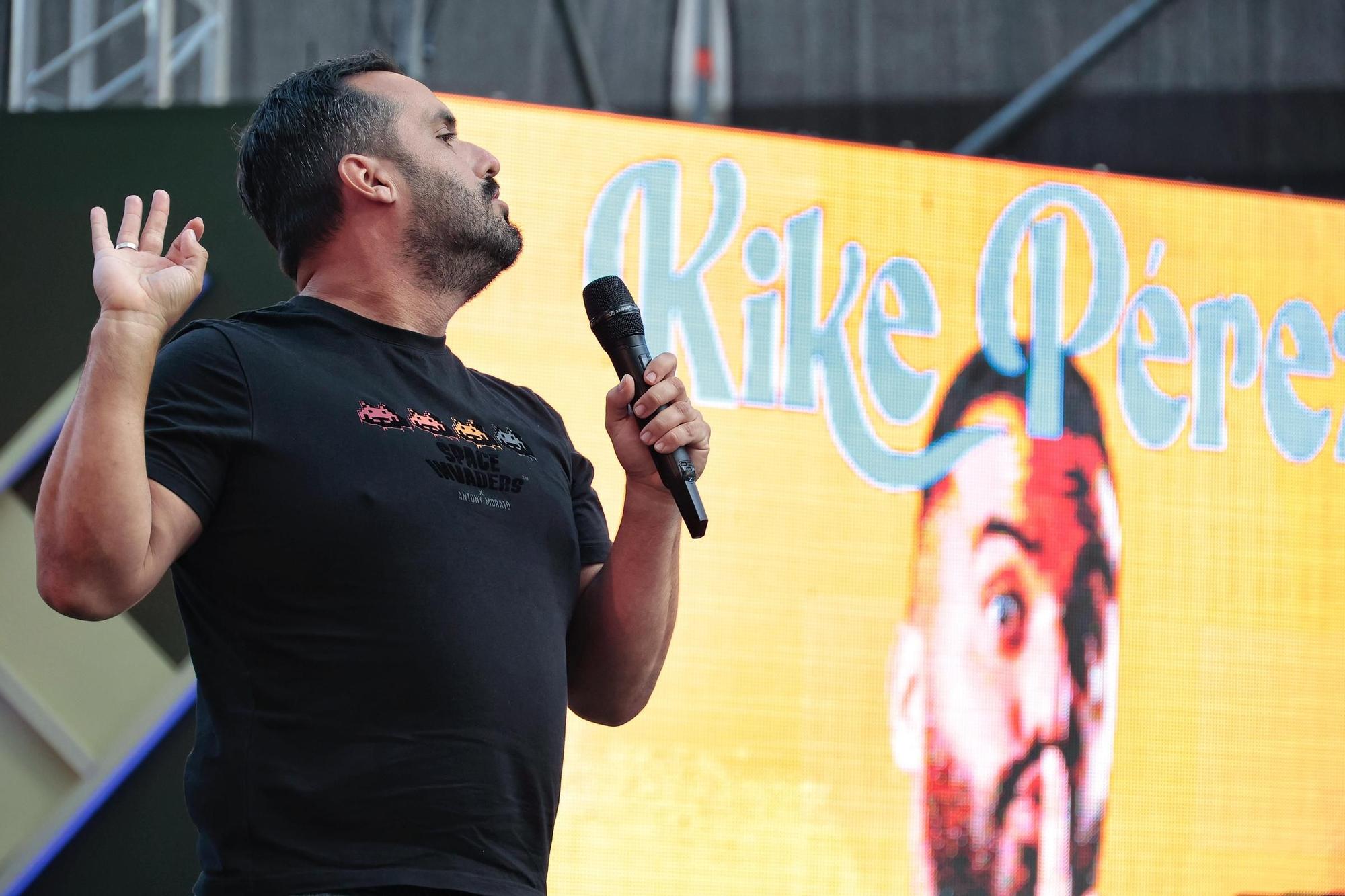 Kike Pérez durante su actuación