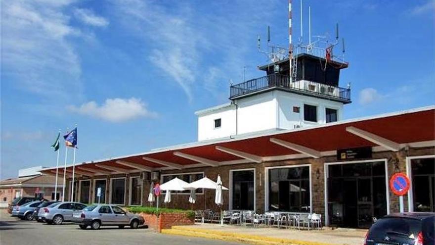 El PSOE lamenta que Córdoba tenga un aeropuerto &quot;infravalorado e infrautilizado&quot;