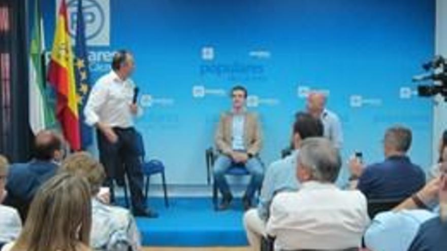 Pablo Casado zanja la polémica del escaso número de inscritos en su visita a Cáceres