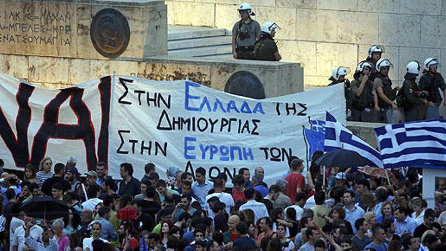 Manifestantes a favor del &#039;sí&#039; en Atenas.