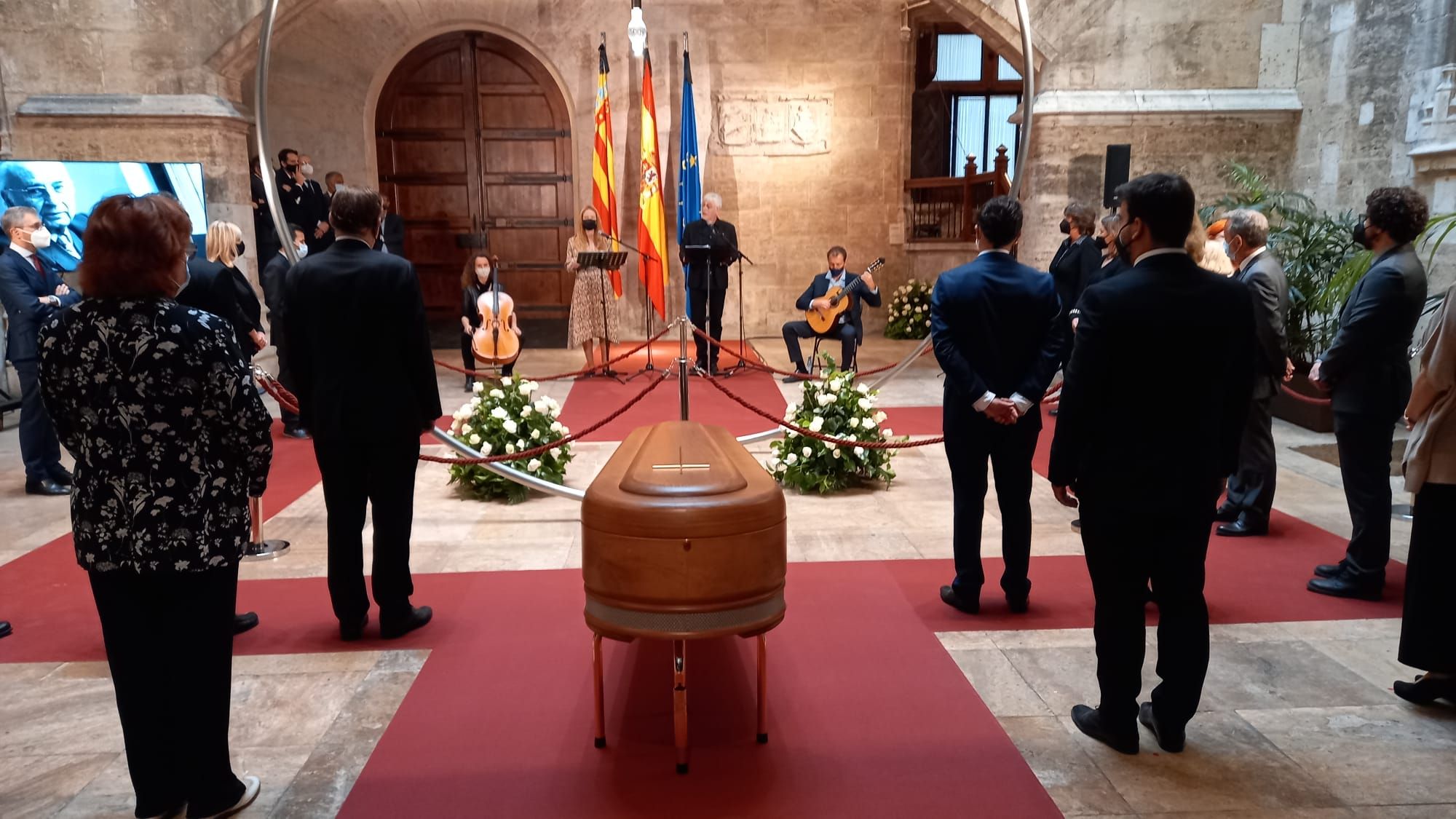 Capilla ardiente de Francisco Brines en el Palau de la Generalitat