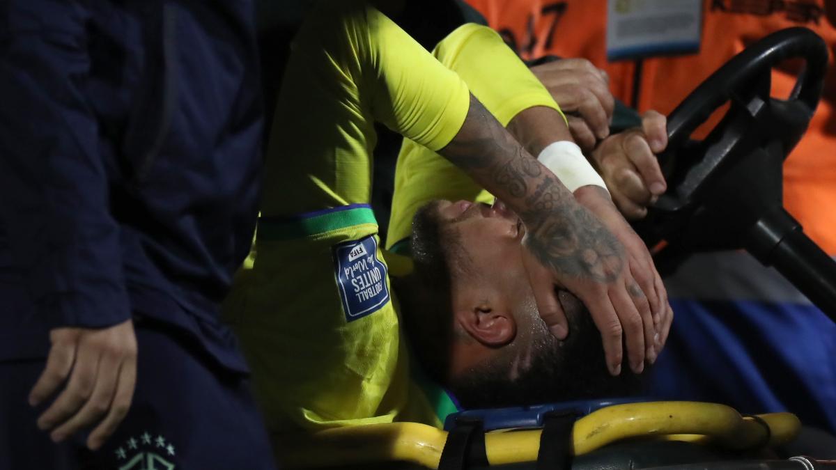 Neymar, lesionado frente a Uruguay