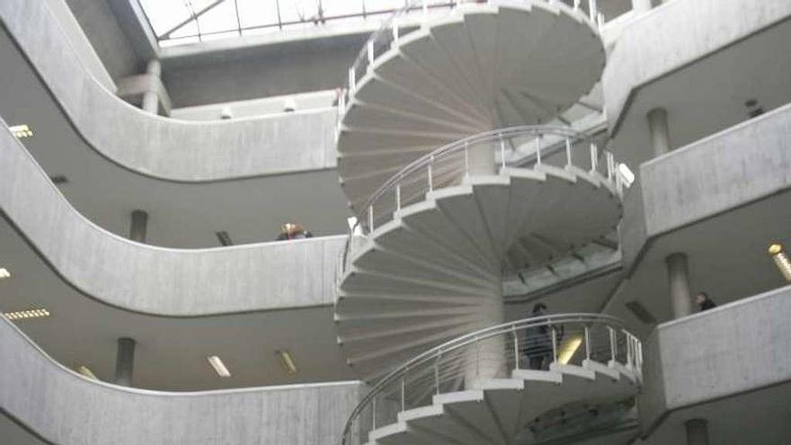 Interior del edificio de los Nuevos Juzgados de A Coruña.