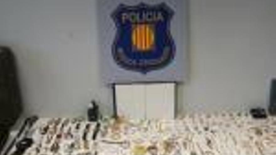Diversos dels objectes robats pels arrestats.