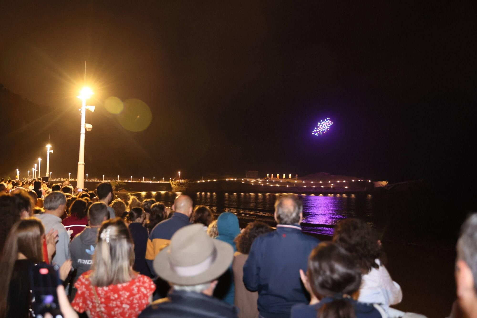 En imágenes: Así fue el show de drones sobre Salinas