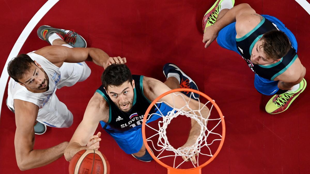 Mike Tobey, protagonista junto a Doncic y Prepelic en el estreno olímpico de Eslovenia