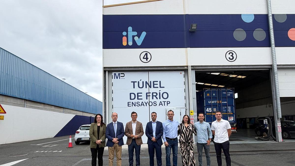 El consejero de Obras Públicas, Vivienda y Movilidad del Gobierno de Canarias visita el túnel de frío de Grupo Itevelesa, una instalación estratégica para el sector del transporte frigorífico ante el fin de la moratoria ATP