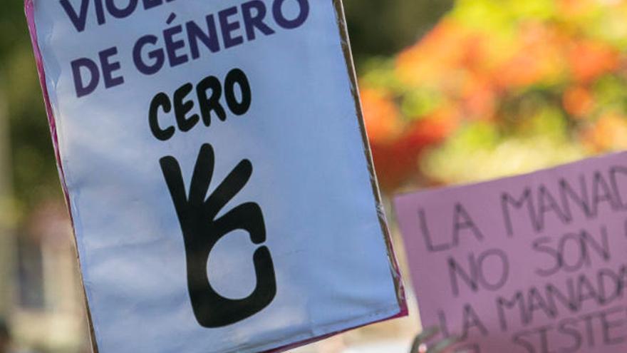 Manifestación en defensa de los derechos de las mujeres en Tenerife.