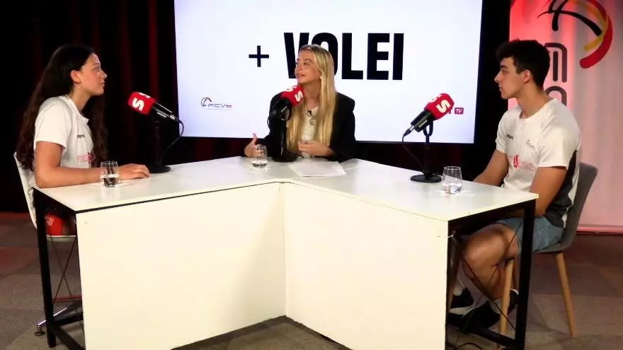 Filippa Bocher i Oscar Pérez visiten el +Volei per parlar dels seus anys a la Blume