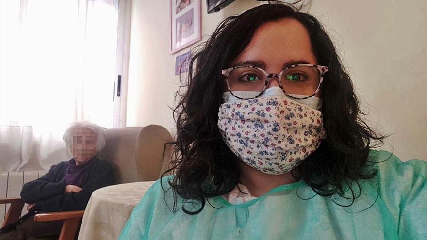 Alicia, trabajadora social de una residencia de València y una de las muchas heroínas que lucha cada día contra el coronavirus junto a los más vulnerables.