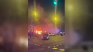 Directo | Espectacular incendio en un asentamiento de barracas de Bac de Roda en Barcelona