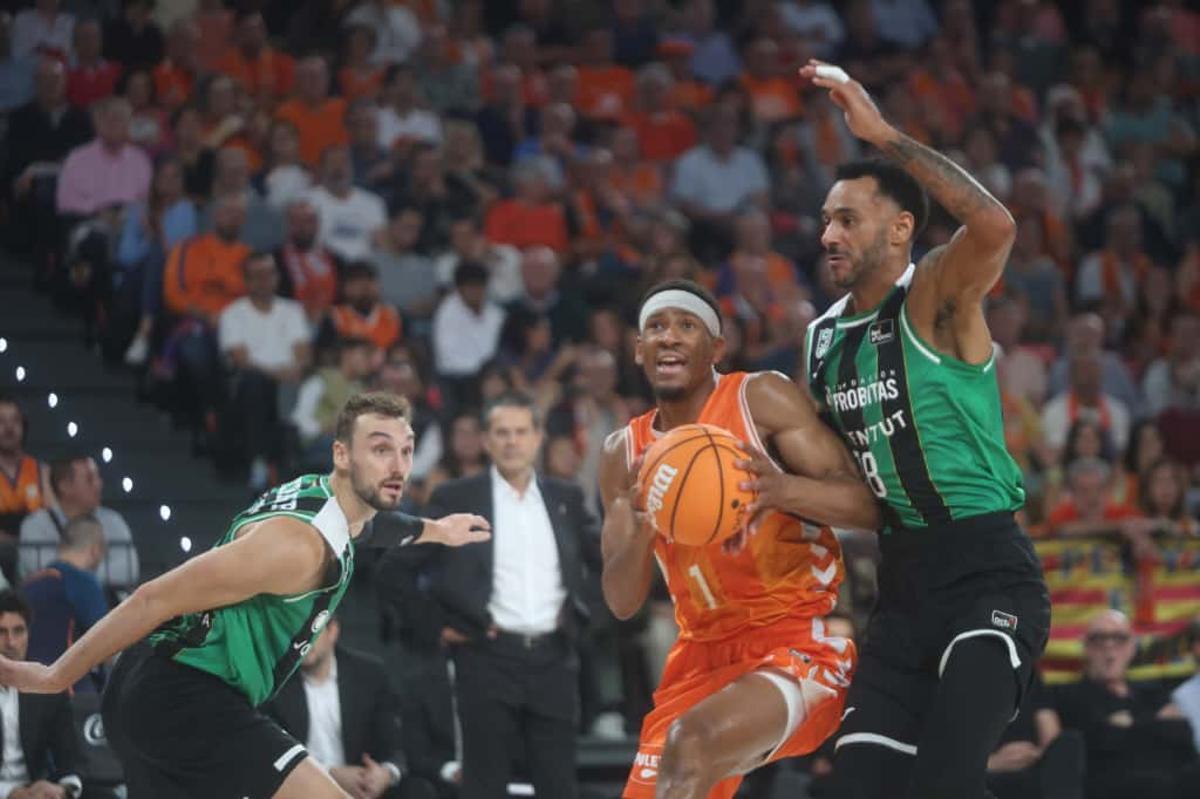 Kam Taylor durante el Valencia Basket - Joventut