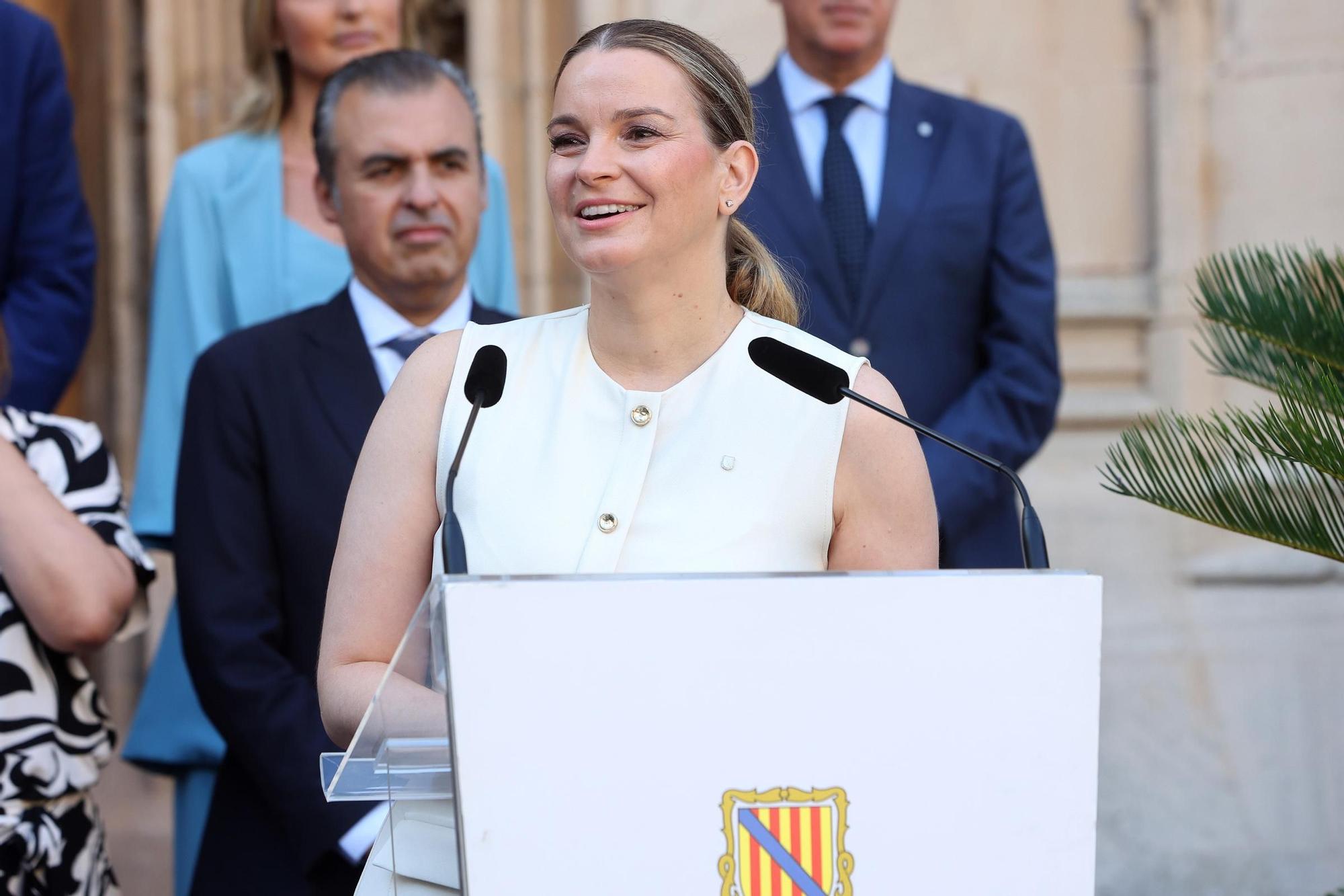 La presidenta del Govern Balear, Marga Prohens, durante la toma de posesión de los nuevos consellers del Govern balear, en el Consolat de Mars consellerias.