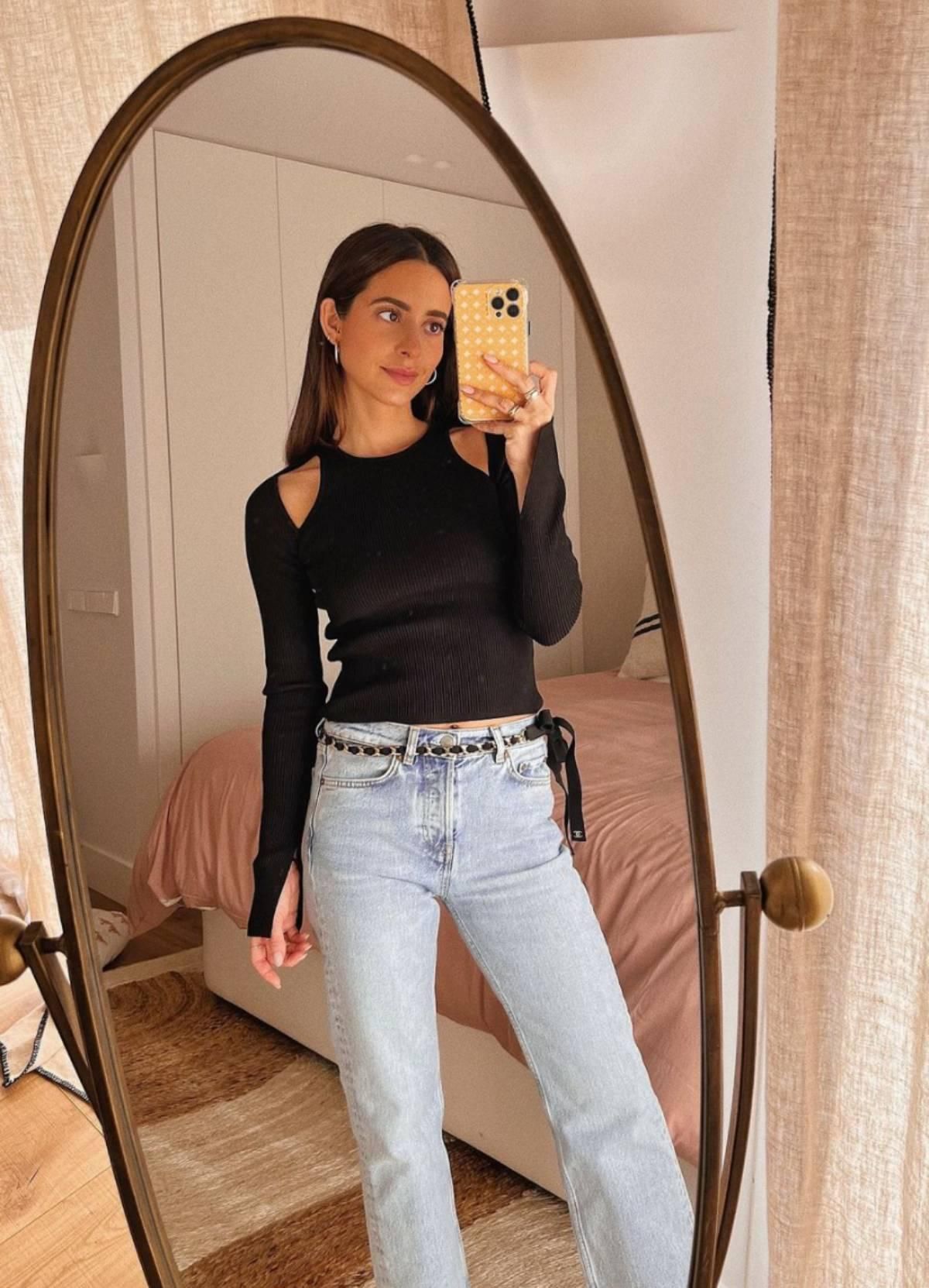 María Fernández Rubíes con top negro y vaqueros