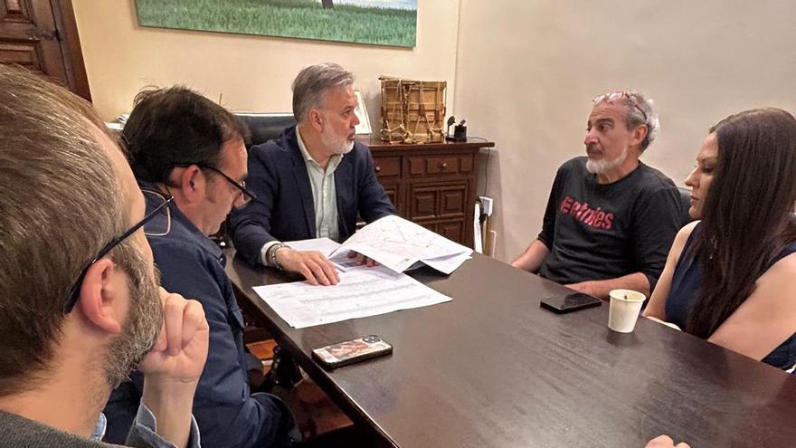 El Ayuntamiento de Plasencia reformará con urgencia el pavimento de las calles Talavera y Los Quesos por su mal estado