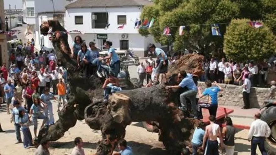 El pequeño pueblo de Cáceres que guarda una fiesta ancestral, ruinas romanas y una patatera única