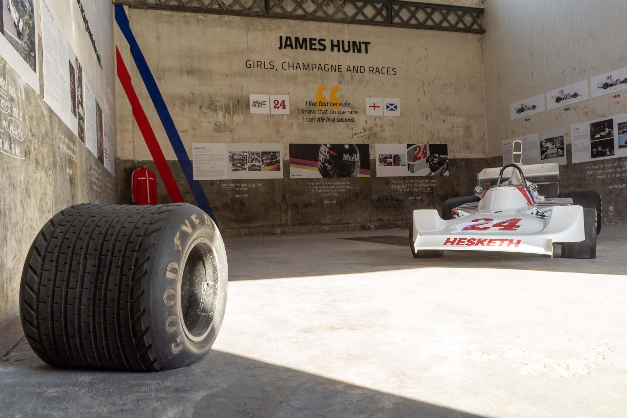 Imatges del bòlid Hesketh de Fórmula 1 que conduïa James Hunt, propietat de Miquel Liso a Manresa