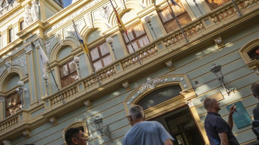 Клуб "12 січня" на межі розколу: зміни статуту загрожують судовими позовами.