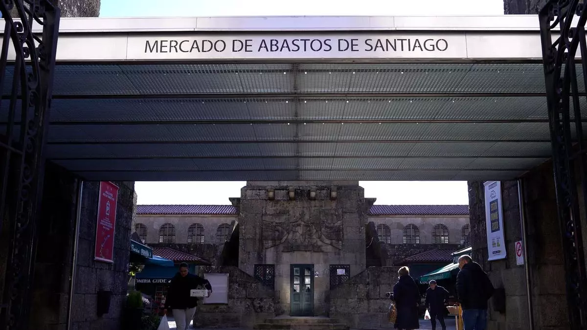 Raxoi descarta 'turistificar' Abastos y aupará su carácter agroecológico local