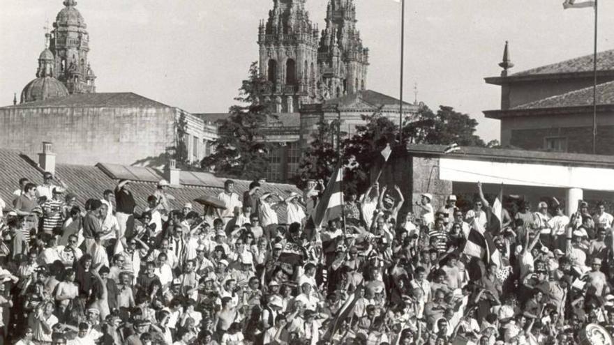 El día que Santa Isabel celebró el ascenso del Compostela a Segunda División