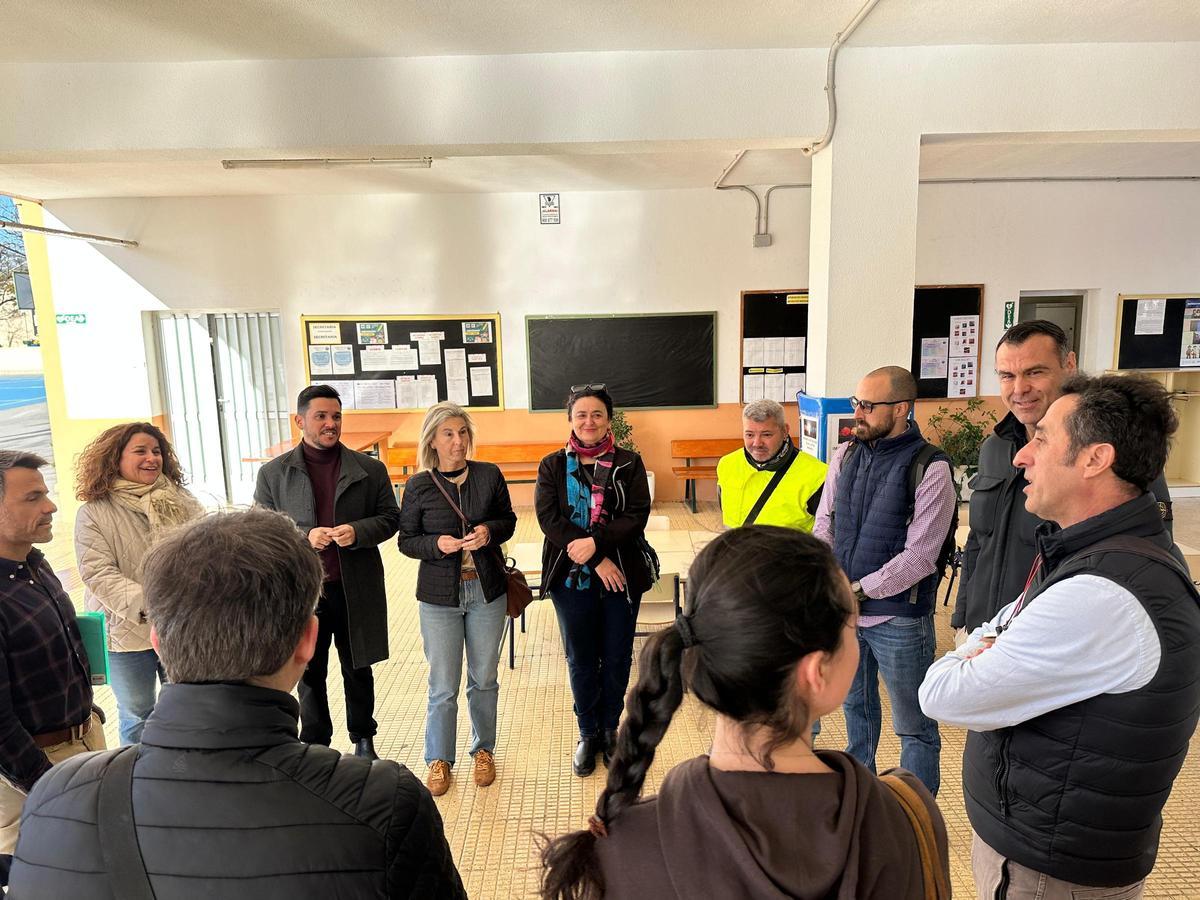 Reunión en el colegio previa al inicio de las obras