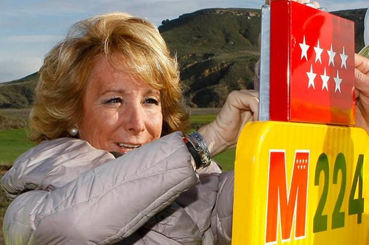 Esperanza Aguirre, durant la inauguració d’un tram de la carretera M-224, el febrer del 2011.