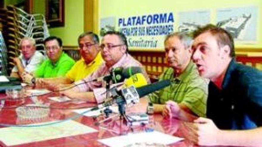 La plataforma del hospital sigue demandando más camas[antetitulo.000]
    LUCENA     ESPERAN QUE SE CUBRA EL DEFICIT HISTORICO DE MEDIOS