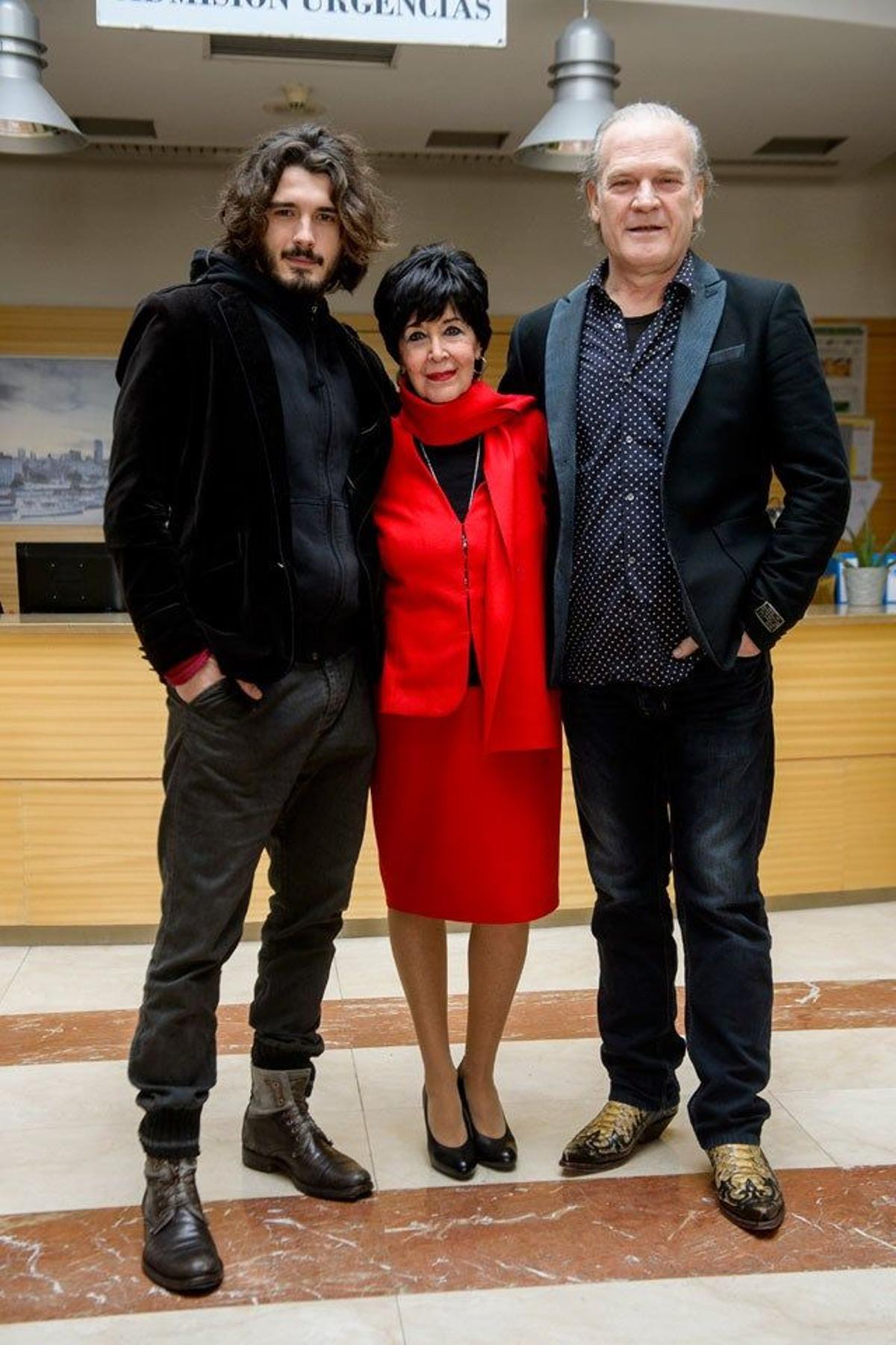 Yon González, Concha Velasco y Lluís Homar en la presentación de la segunda temporada de Bajo sospecha