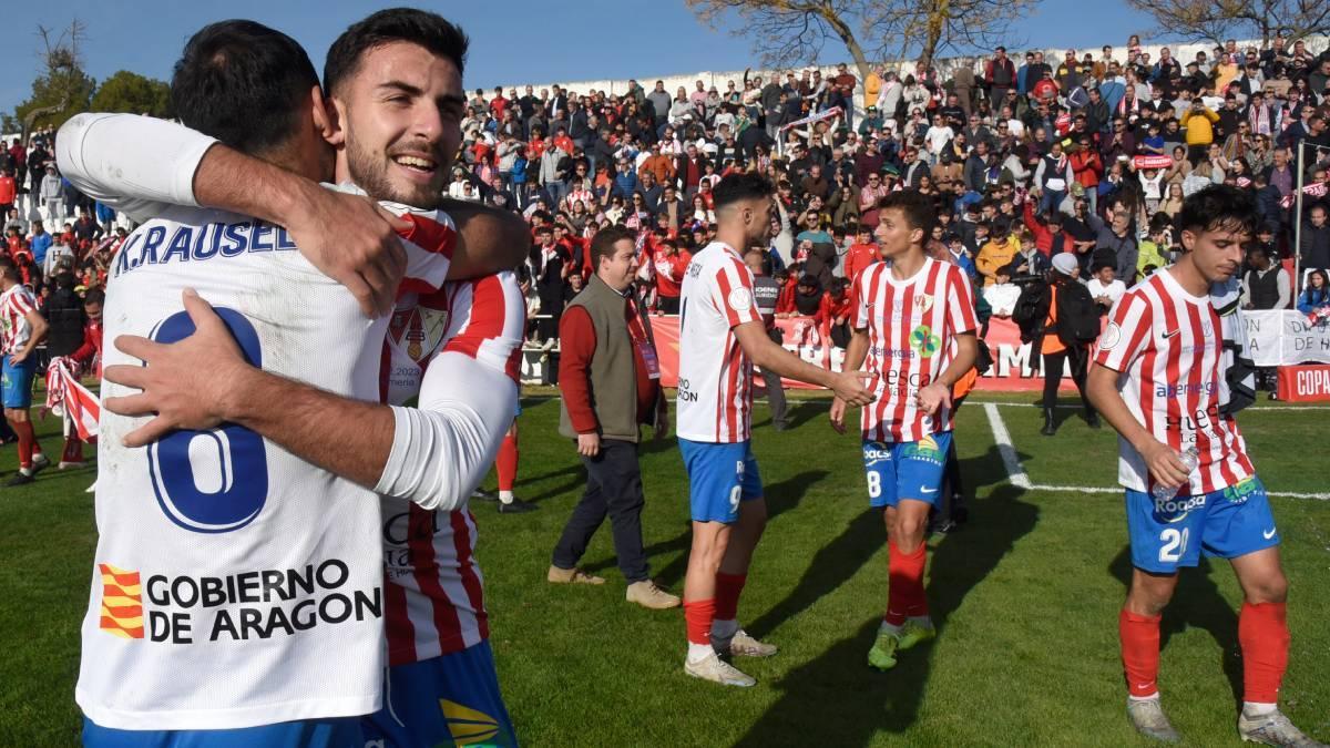 Imagen del Barbastro tras eliminar al Almería en Copa